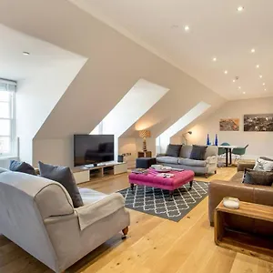 Altido Luxury 3Br Home At The Heart Of The City Centre Apartment