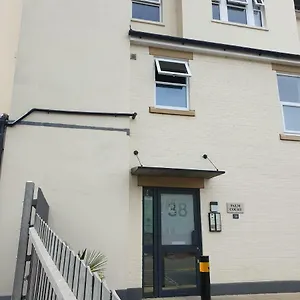 Apartment Close To And Town Square
